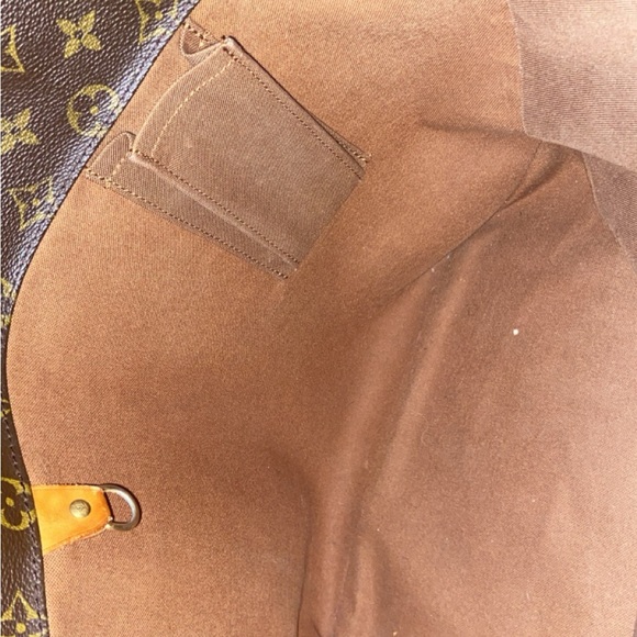 Authentic Louis Vuitton very nice bag. I have had it a while not using … - Picture 14 of 16